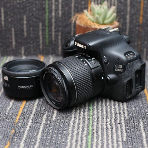 Canon 600D Lensa Kit 18-55mm dan Lensa Fix yn 50mm F1.8 Yongnuo Kamera DSLR - Paket 2 Lensa -Likenew
