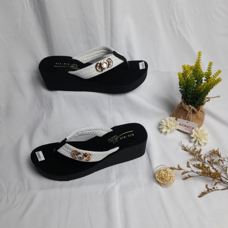 Sandal Wedges Wanita ( RIE - RIE 0651 ) Terbaru