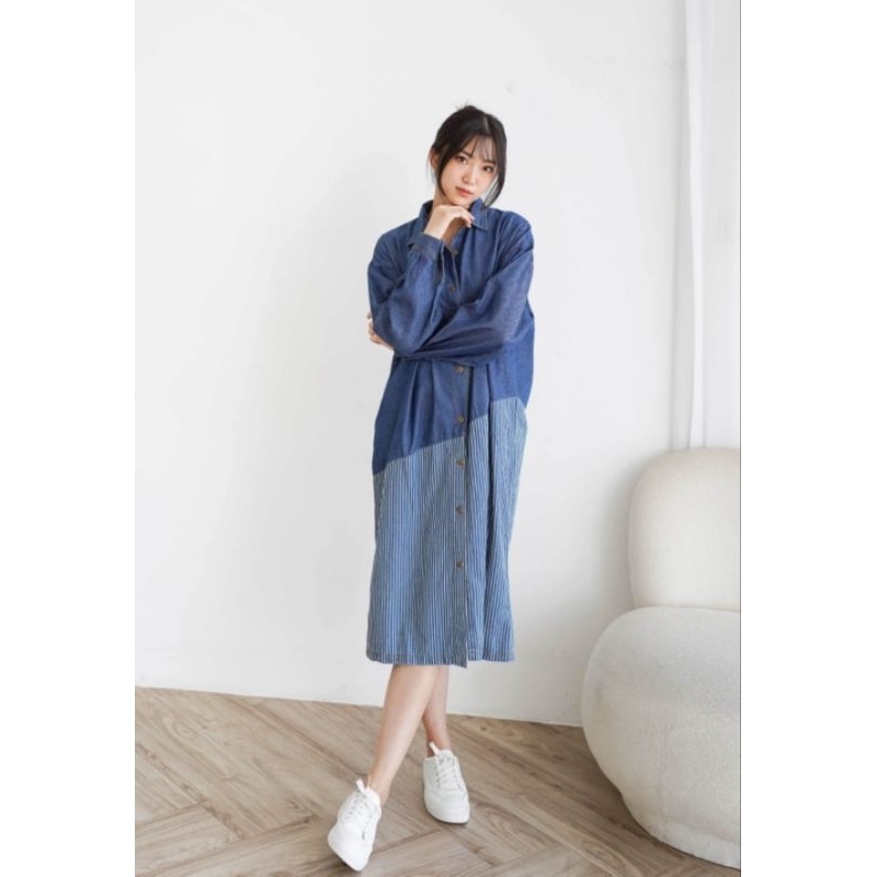 ♡ PREMIUM ♡ ORIGINAL ! VRENIES DENIM BIG SIZE LONG SLEEVE COLLAR BUTTON PLAIN COMBINATION WITH STRIPE JEANS MIDI LOOSE DRESS ( BUSUI &amp; BUMIL FRIENDLY)