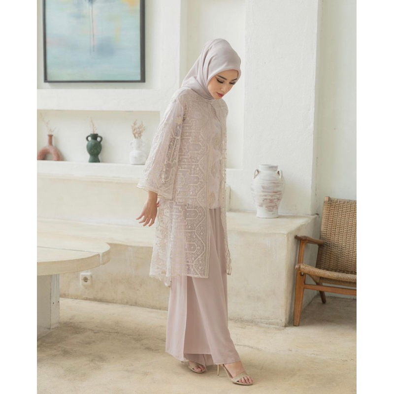 Mika One Set by Akita.id