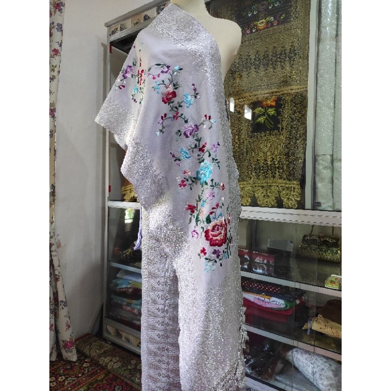 selendang songket pandai sikek di suji cayia kotogadang