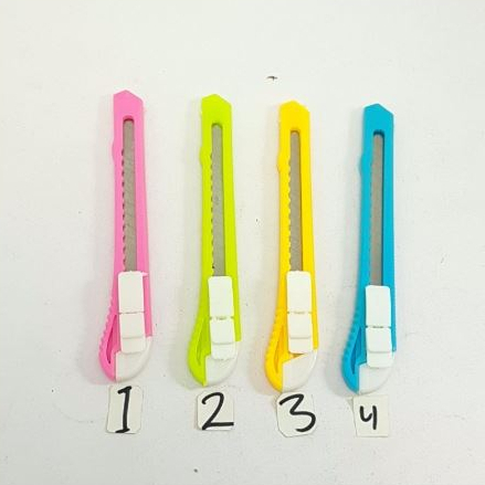

Cutter Kecil Benefit L-301SATUAN Small Knife Warna RANDOM Iris Ukuran Runcing Pengukir Pisau Pemotong Kertas Cut Sekolah Irisan Potong Stationery Kantor Alat Tajam Peralatan Perlengkapan Ukir ATK Perkantoran Serbaguna Rumah Tools Toko Tri Tunggal Malang