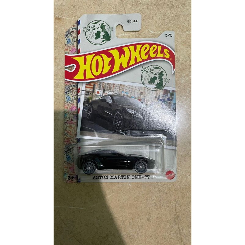 hotweels Aston Martin one 77