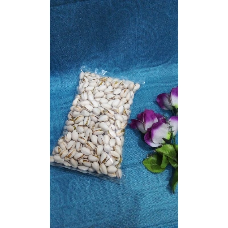

Kacang pistachio/ fustuk