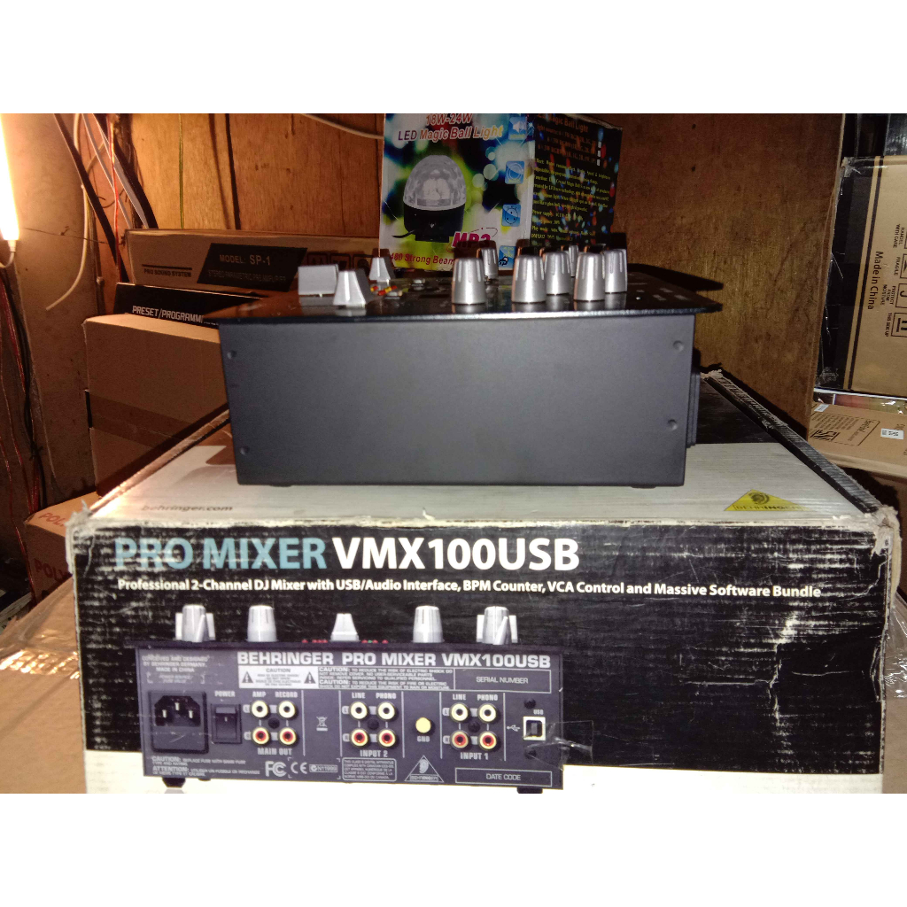 MIXER BEHRINGER 2 CHANNEL VMX 100 USB ORIGINAL