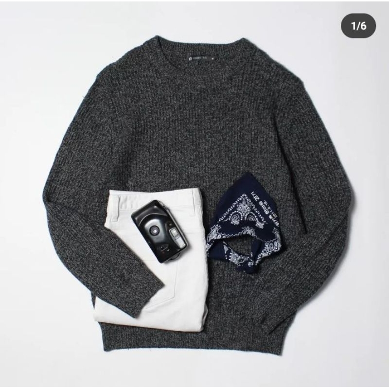 Knit Sweater by Hangten