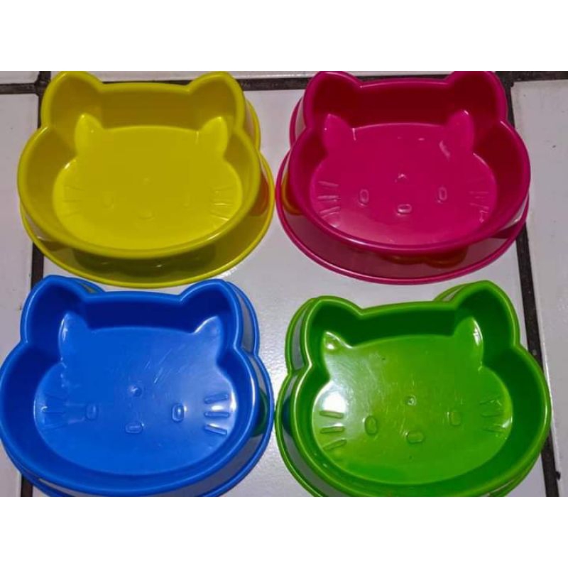 Tempat makan kucing karakter lucu