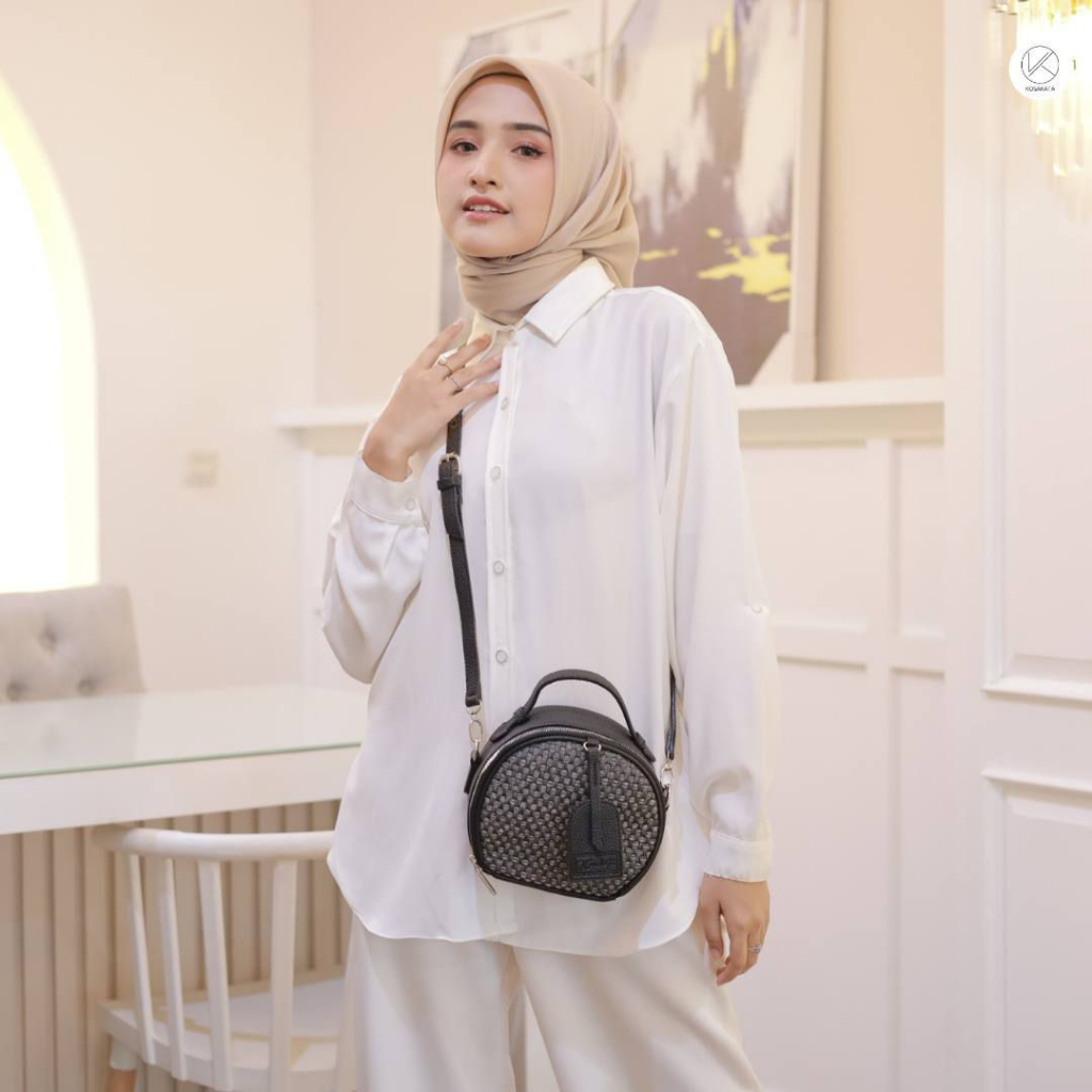 MOCHIE BAG/TAS SELEMPANG WANITA/TAS BULAT KEKINIAN/TAS BRANDED