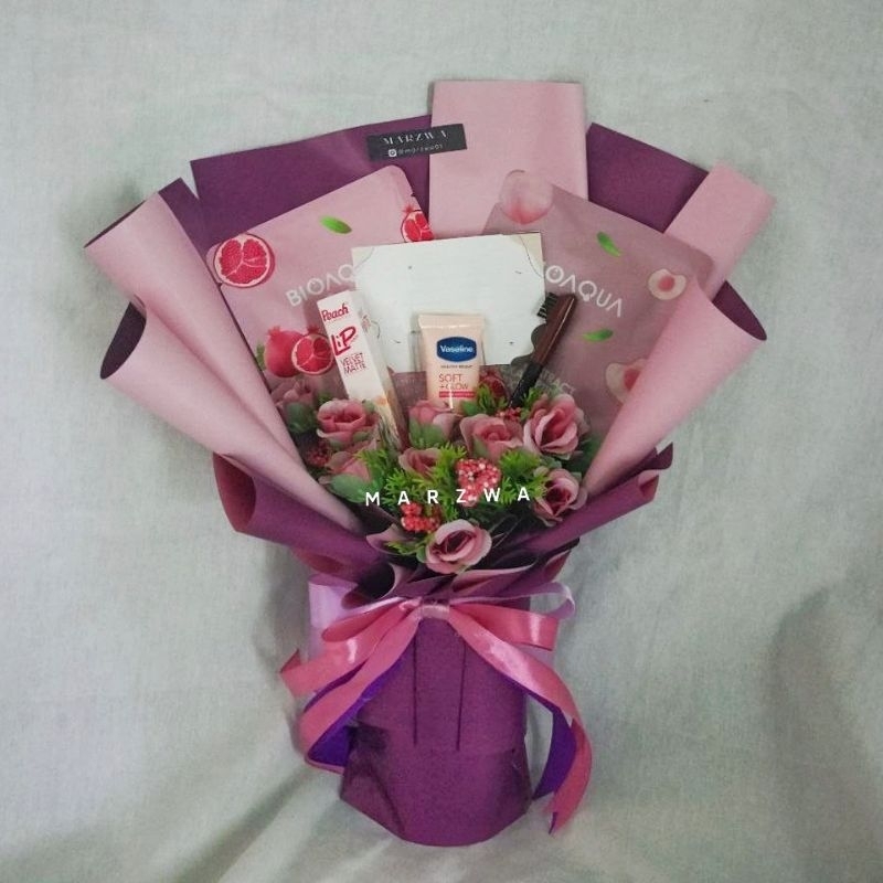 Buket Custom Skincare  marzwa | Buket wisuda | buket graduation skincare