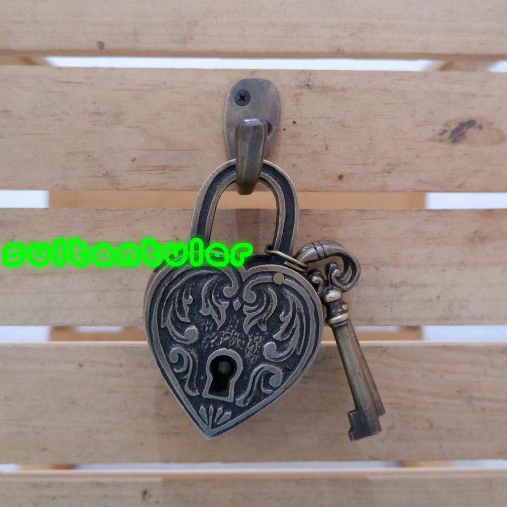 Kunci gembok pintu kuningan antik
