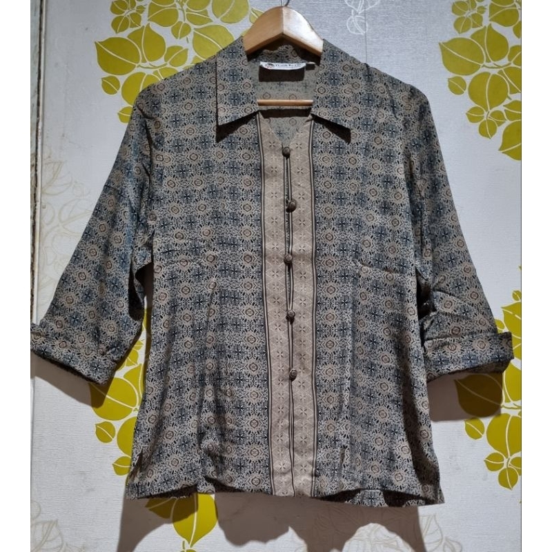 Atasan batik wanita size M  silk satin (Batik Keris)