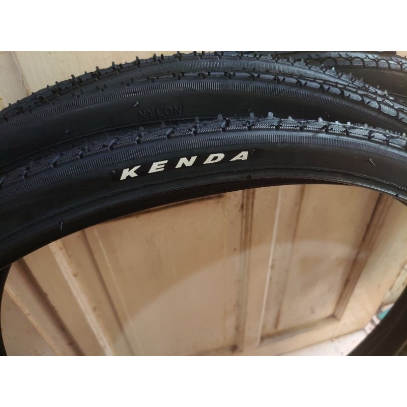 Ban luar sepeda 700 x 28c kenda kwest