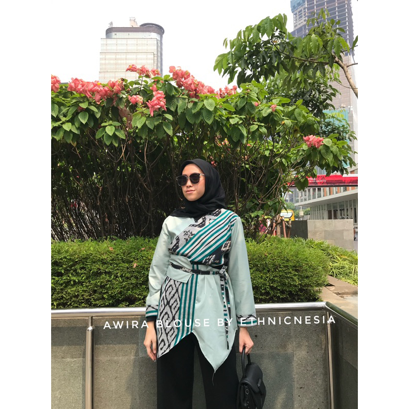 Awira Blouse- Blouse Tenun/Tenun kombinasi/Tenun kerja wanita