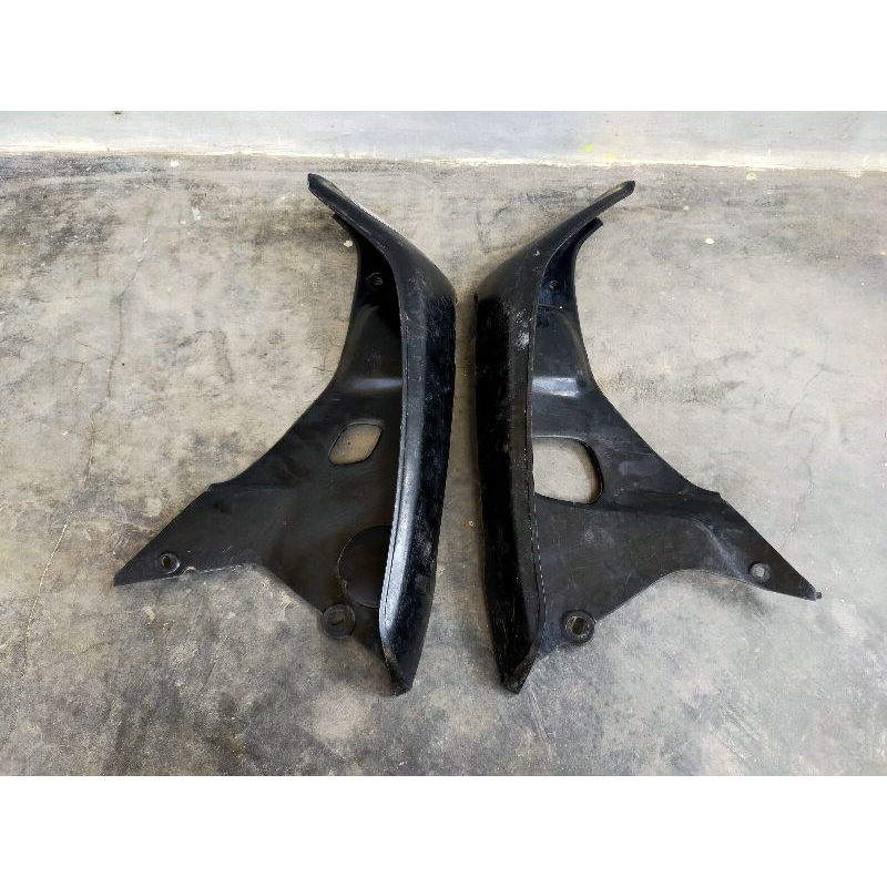 Sepasang Sayap Hitam Samping Kiri Kanan Honda Astrea Grand Original Bekas Copotan Motor Second 2nd