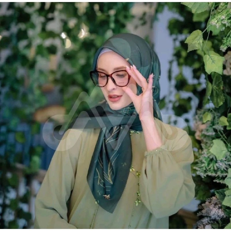 my madinah scarf by avrilliamagdalena