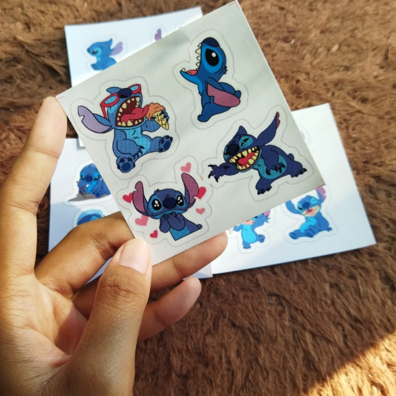 

Stiker Lucu. Stitch Blue