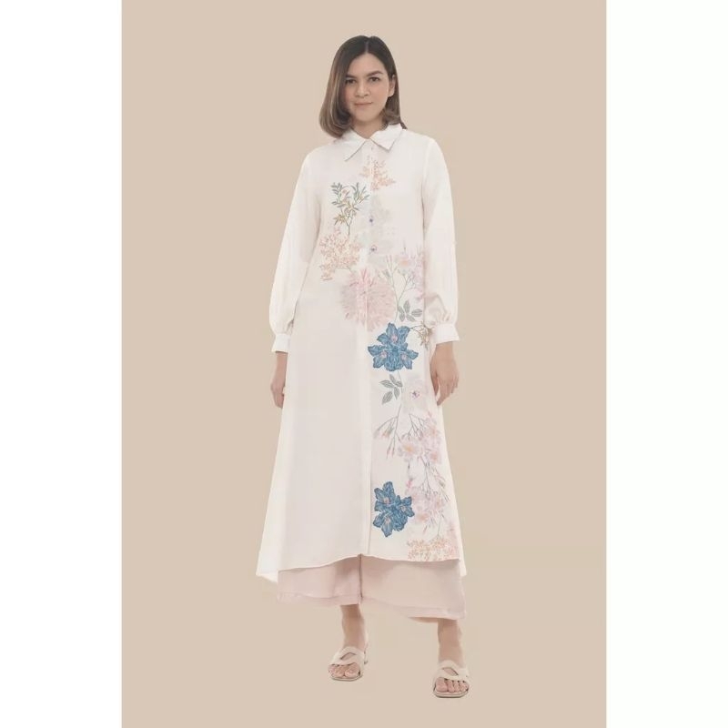 Wearing Klamby Stella Shirt Dress White New