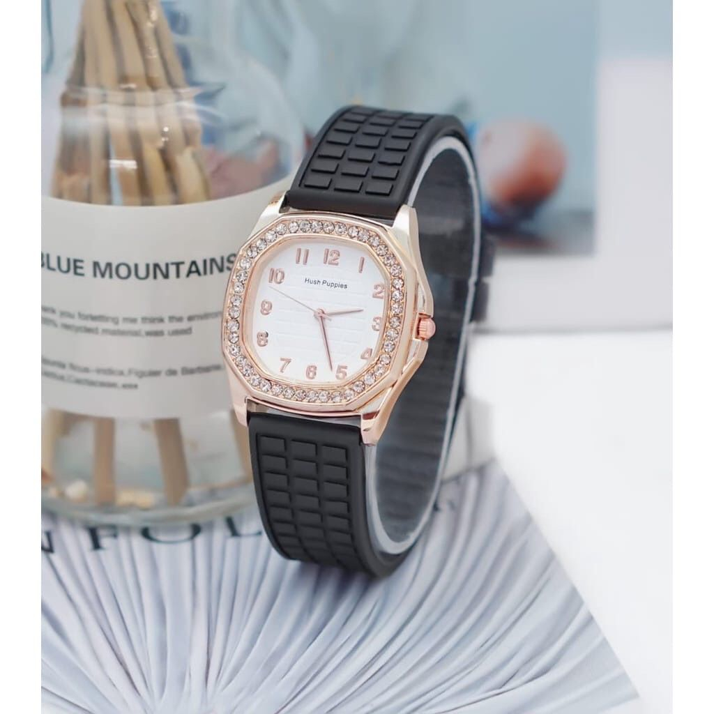 (AR) Jam Tangan Wanita Hush Puppies Strap Rubber Analog Fashion Gaya Retro Wanita Persegi HP-5597