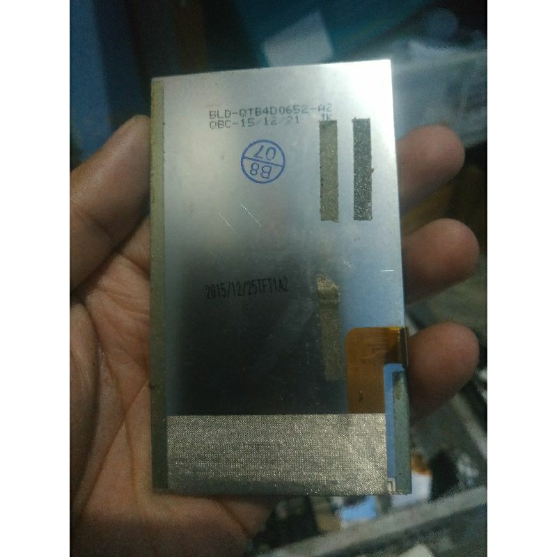 lcd bekas advan s4t