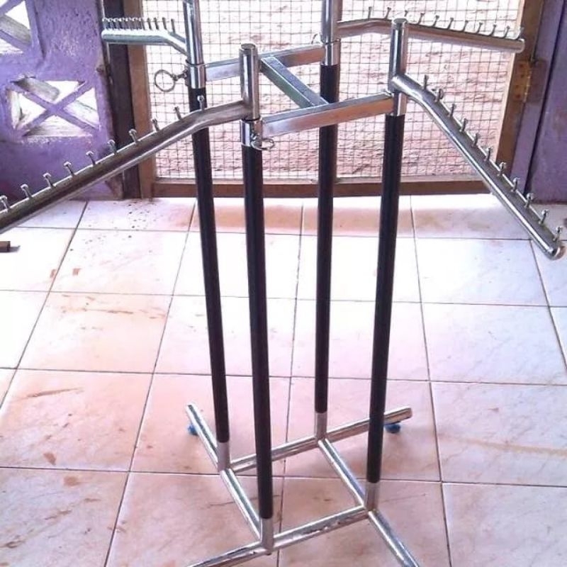 Gawang pajangan 4 arah standar Gantungan Baju Besi Stainless