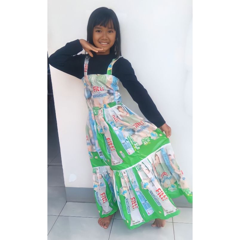 Kostum baju karnaval anak perempuan daur ulang plastik