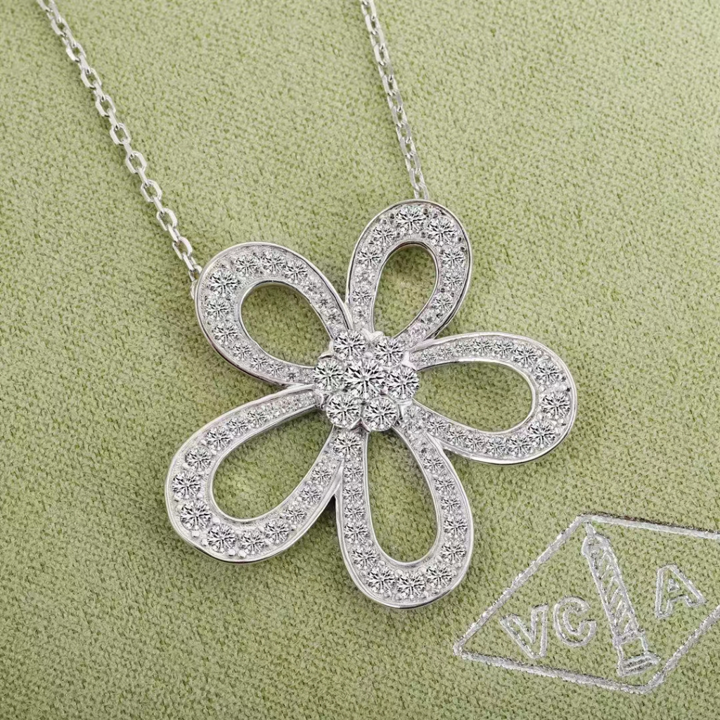 Vca Van Cleef&Arpels Large Flower Necklace