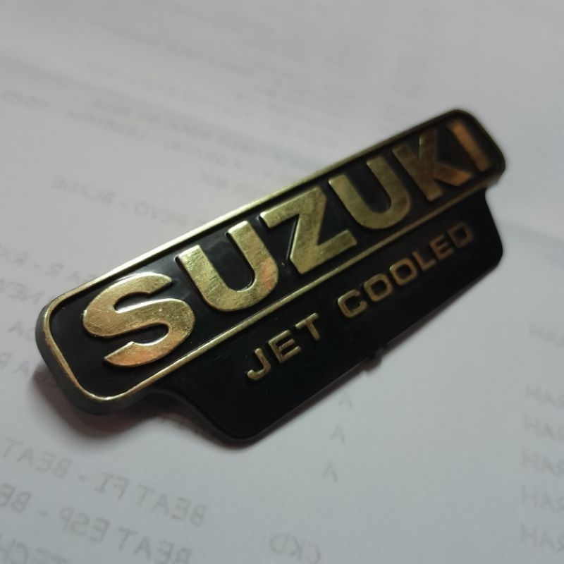 Emblim Logo Emblem Cover Body Belakang Stop Lamp Suzuki RC80 RC100 Jet Cooled