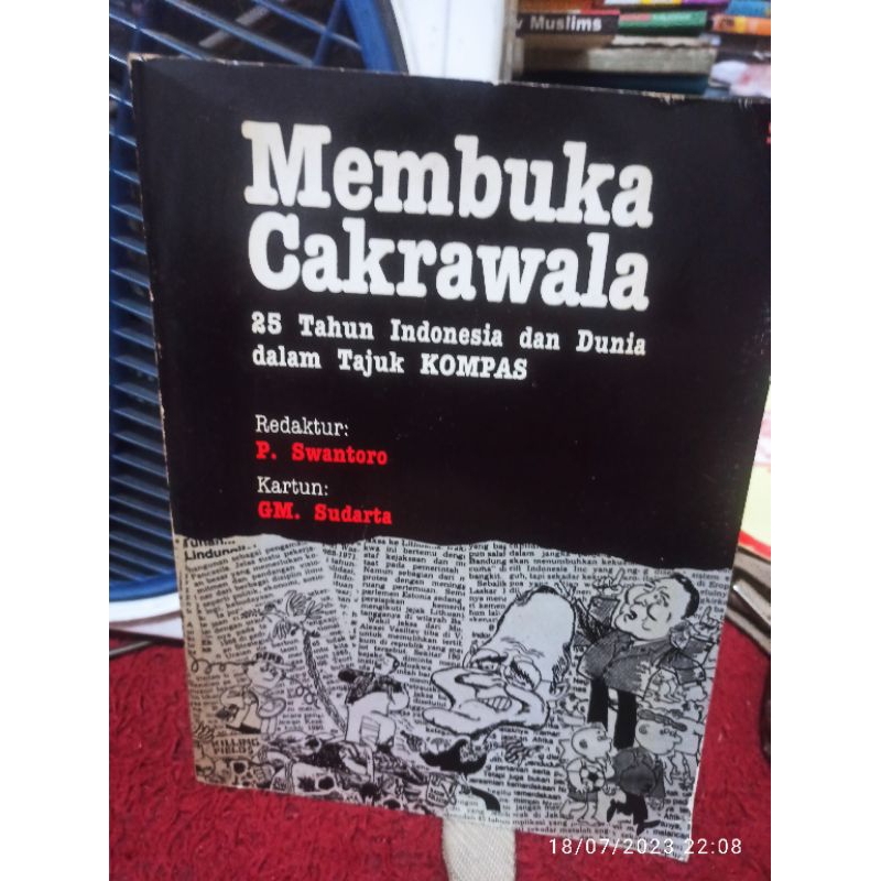 buku membuka cakrawala 25 tahun Kompas