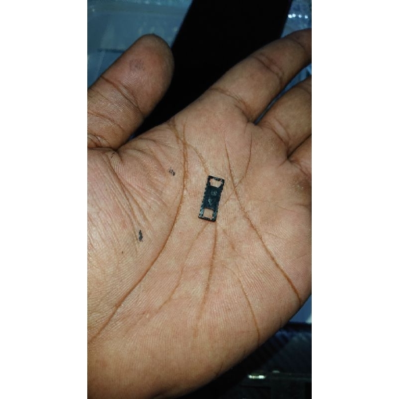 plat/pin penahan socket lcd sony xz2c original copotan