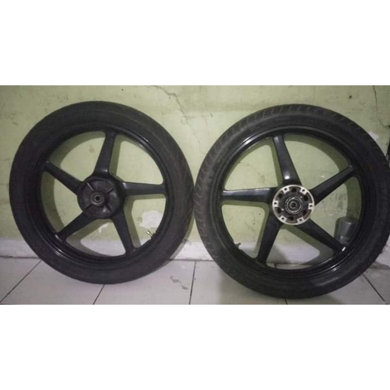 velg scorpio r18 original