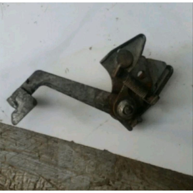 pengunci jok kawasaki zx 130