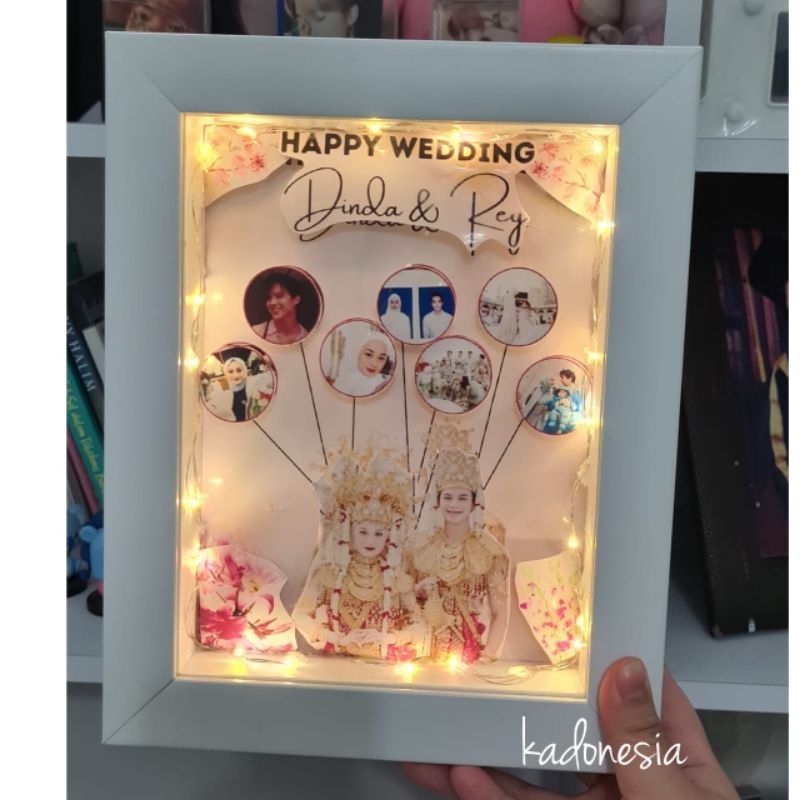 Kado Pernikahan Ballon Frame / Hadiah Frame Lampu Mahar