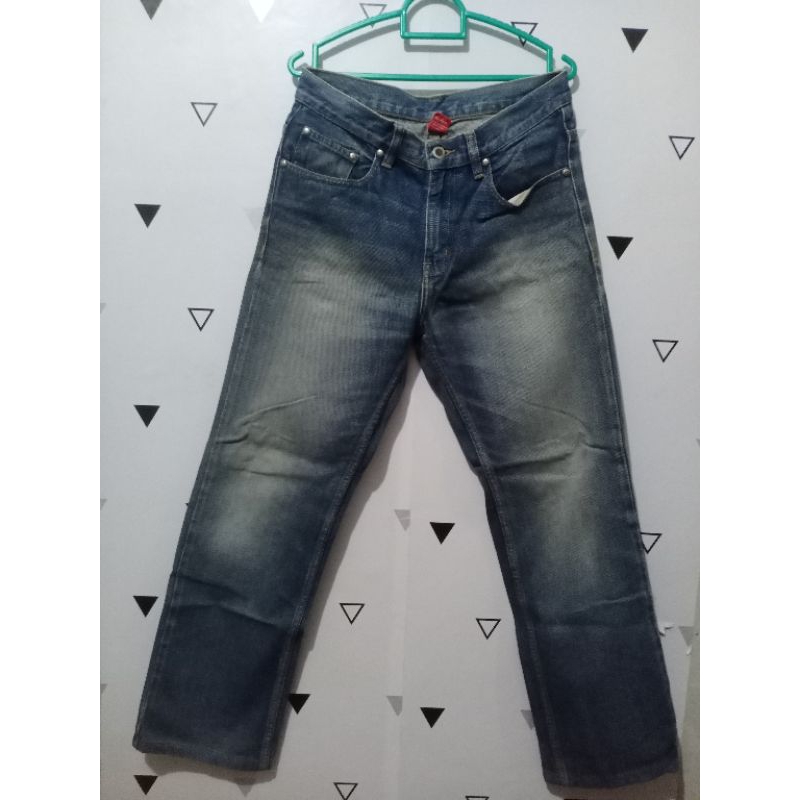 CELANA JEANS KICKERS PRIA SIZE 31 Preloved
