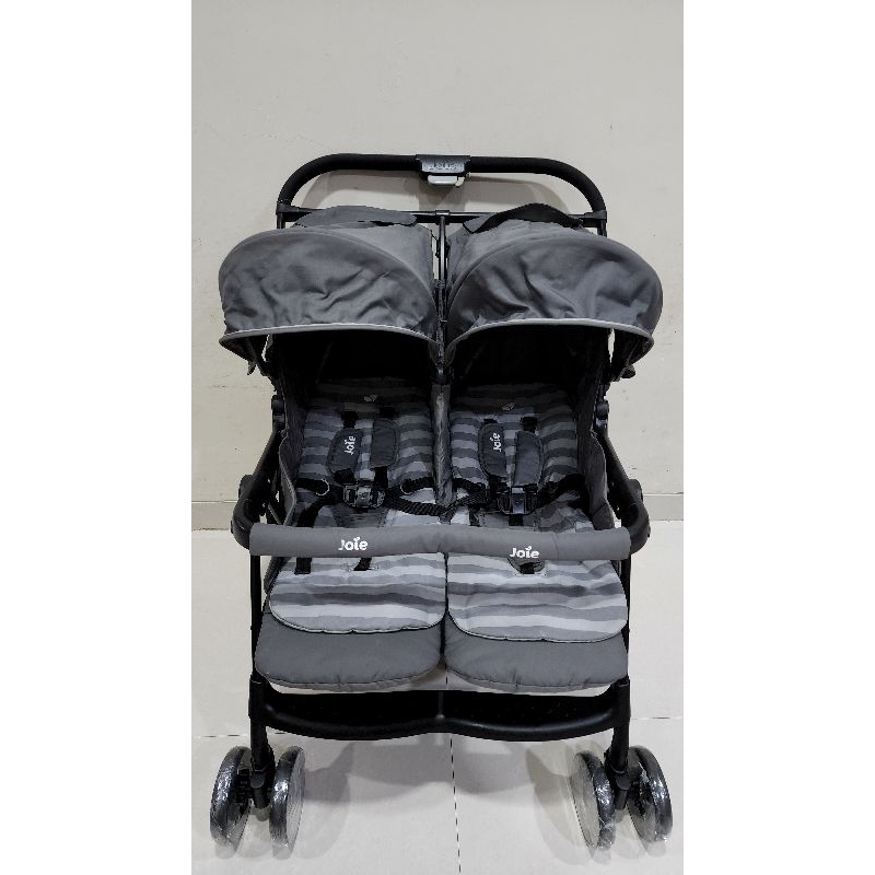 PRELOVED - JOIE AIRE TWIN STROLLER