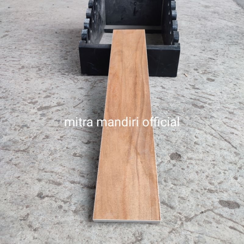 Granite List plint 10x60 / 15x60 red softwood