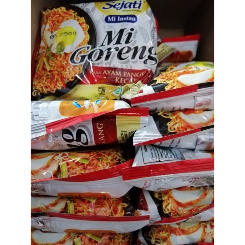 

mie instan SEJATI mie goreng rasa Ayam panggang kecap