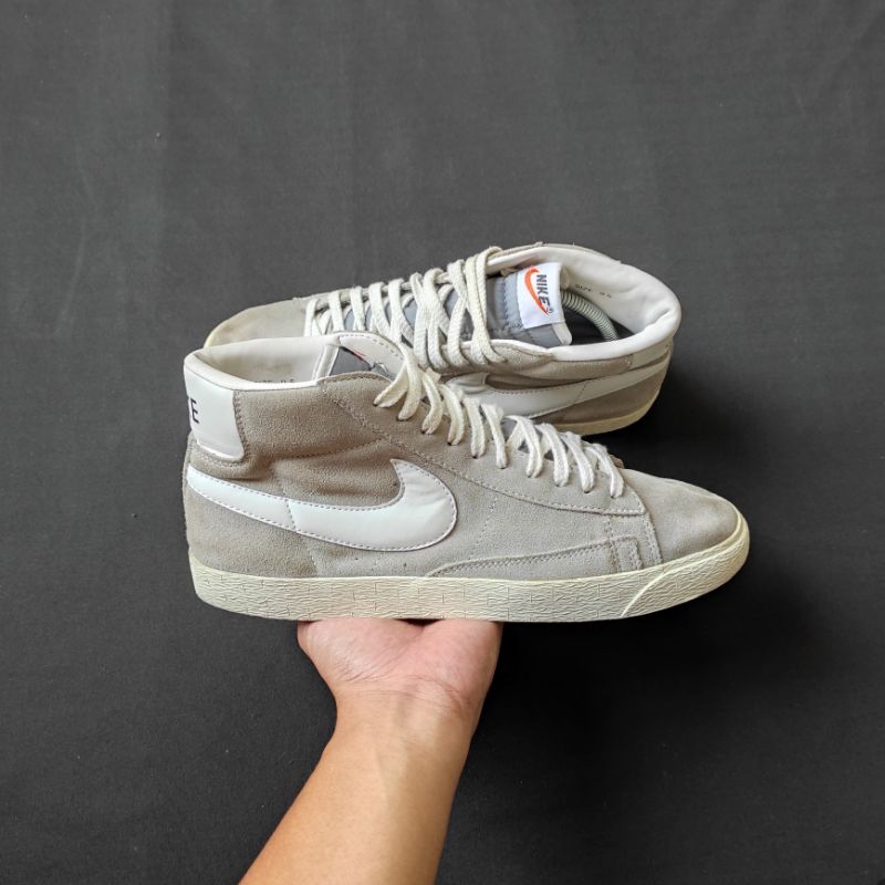 Sepatu nike blazer grey