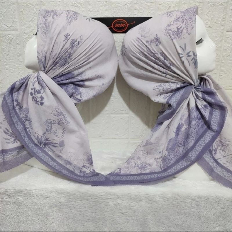 Promo Hijab Segi Empat Voal Motif Sifa Warna Ungu Muda