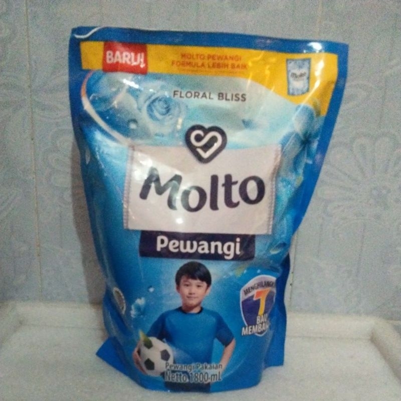 Molto Pewangi 1800ml