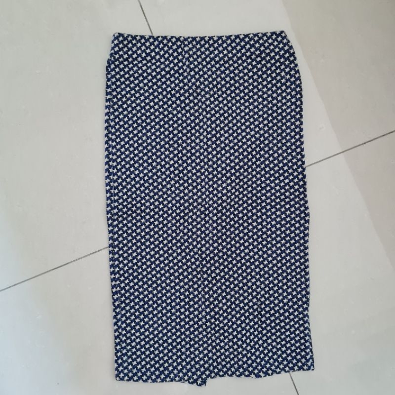 ZARA Pencil Skirt - Preloved