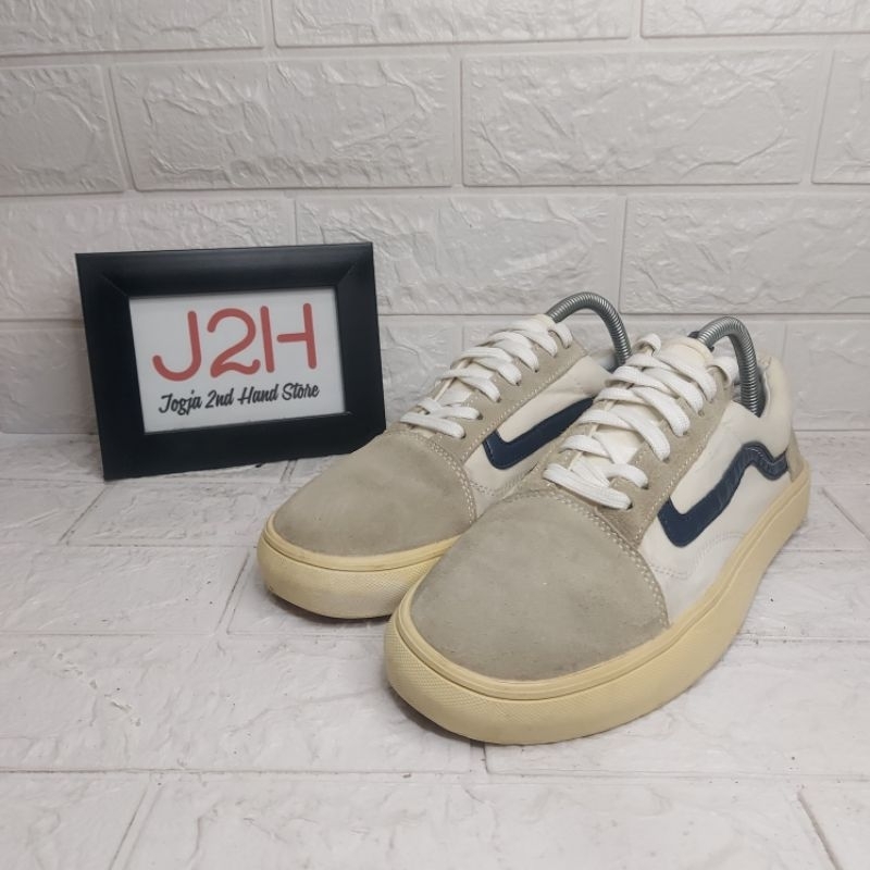 Sepatu Vans Sk8 Low Pro Smokeout Size 41 In Sole 26,5cm Made in China Warna Putih Biru