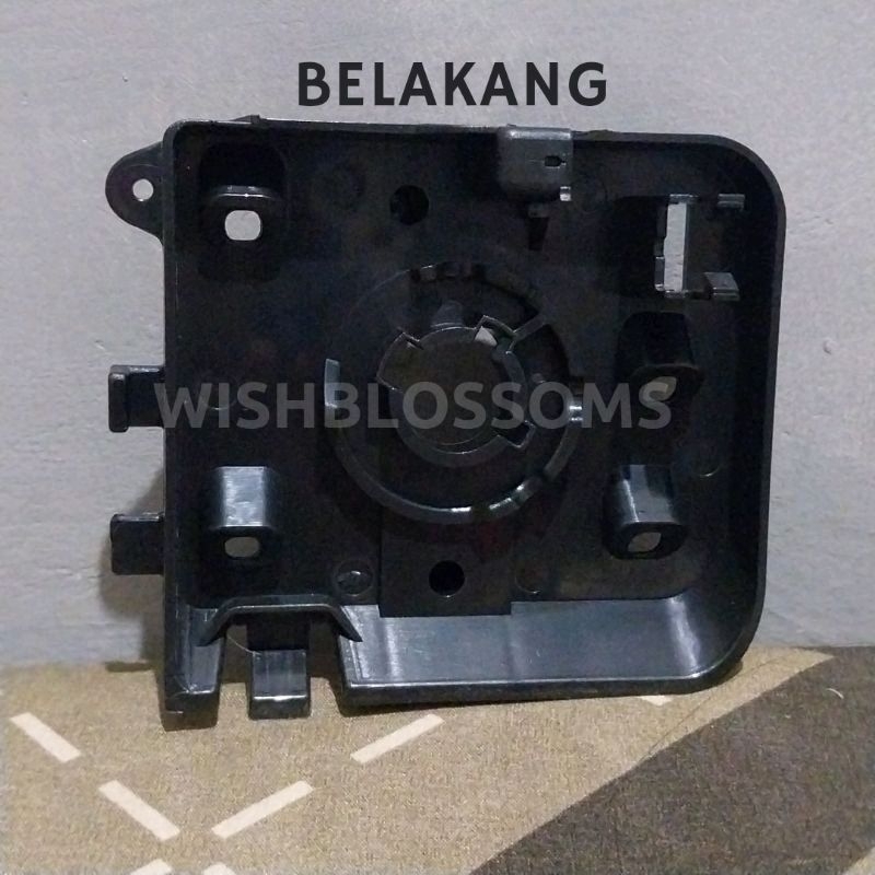 BRAKET/BRACKET PEMBUANGAN AIR MESIN CUCI POLYTRON MODEL KOTAK