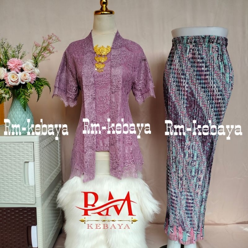 Rok Plisket Batik Stelan Kebaya Brokat Renda Kutu Baru Modern