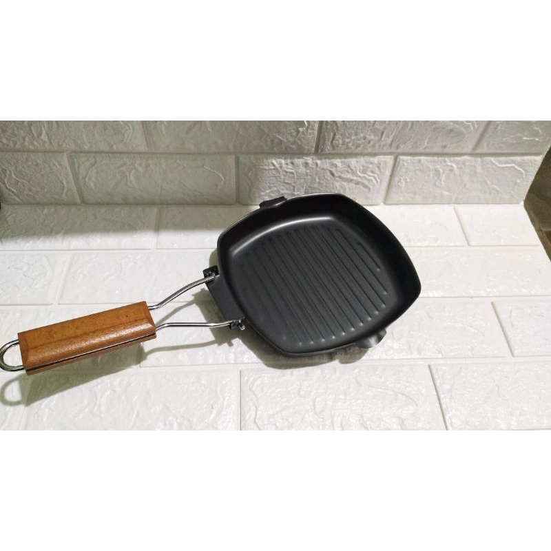Square Grill Pan 20 Cm / Wajan Lipat Serbaguna Teflon Panggangan Steak Square Grill Pan ini cocok un