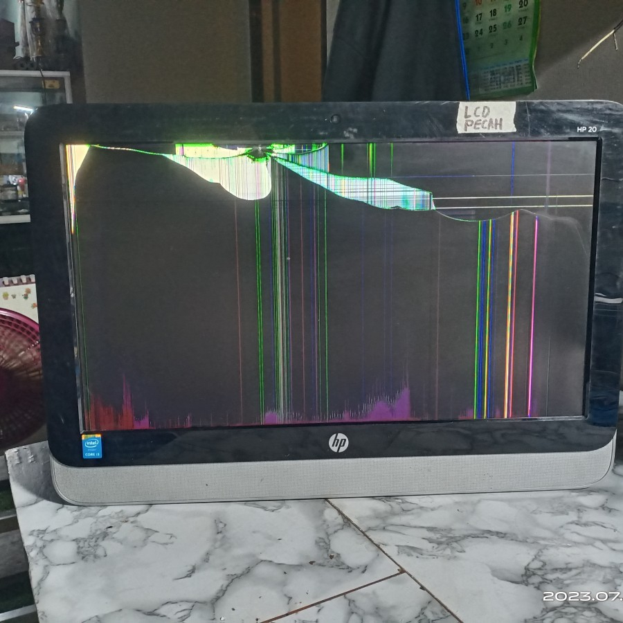 pc aio all in one HP 20-2211D mesin normal lcd pecah