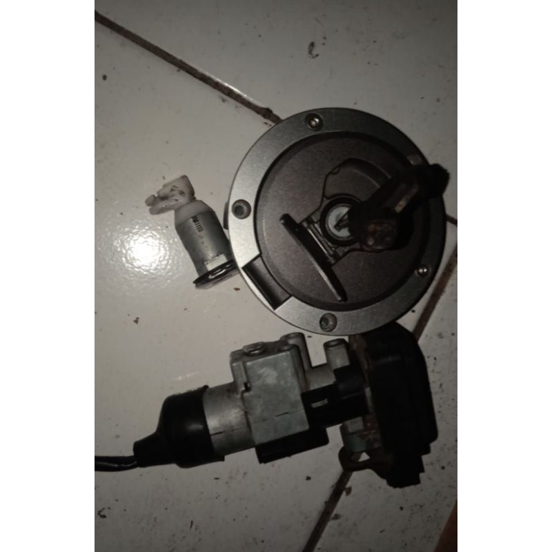 tutup tangki set cb 150 r