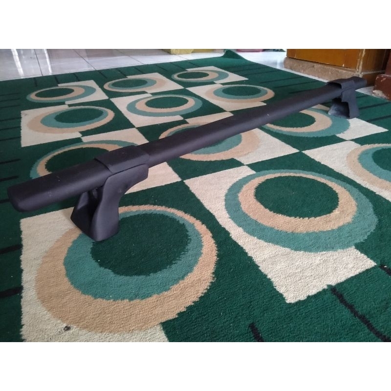 thule crosbar dapet 1 palang universal cocok untuk semau mobil