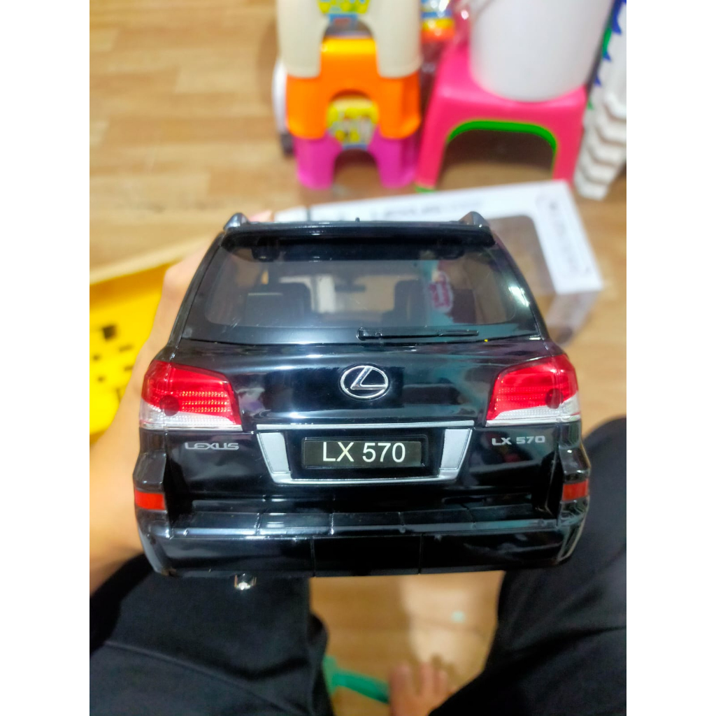 mobil rc replika lexus LX570