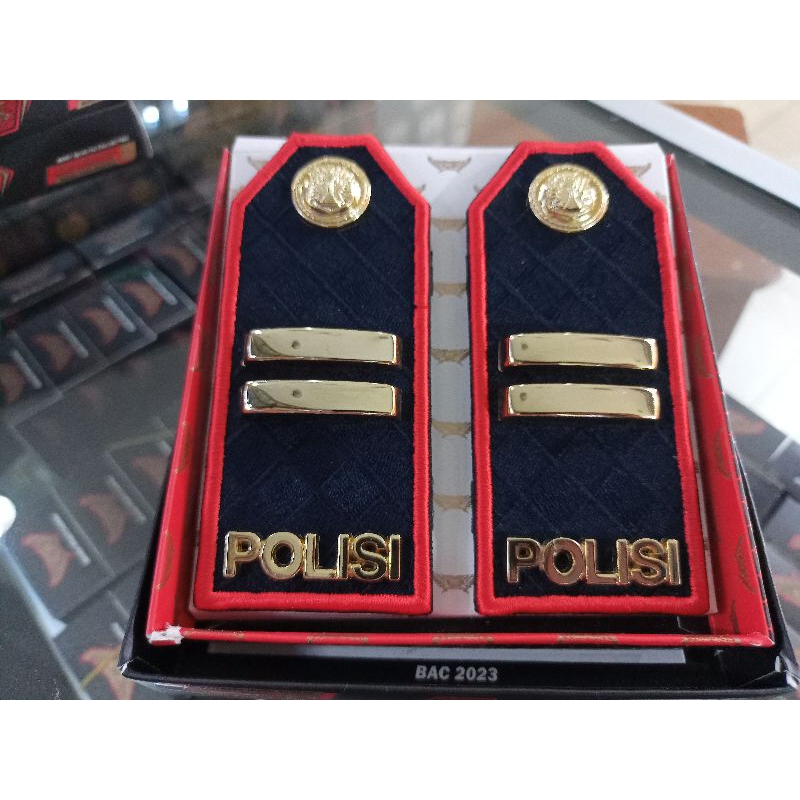 PANGKAT POLISI IPTU LIS MERAH