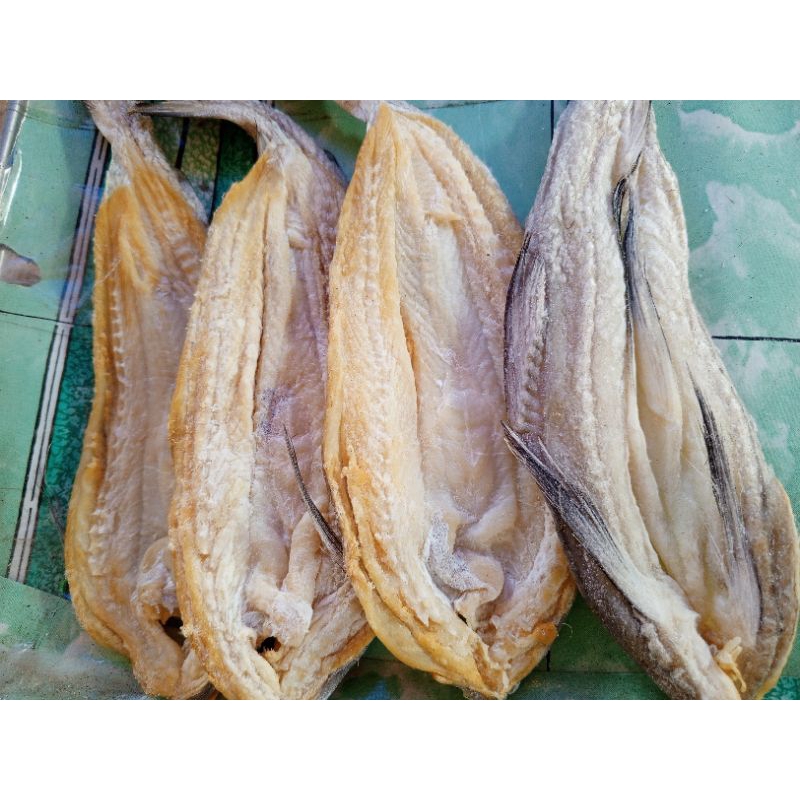 

Ikan asin pisang pisang